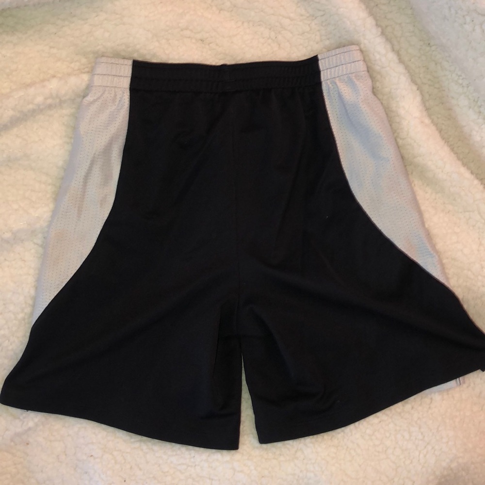 Youth Under Armour Unisex Basketball Shorts - Picture 4 of 4